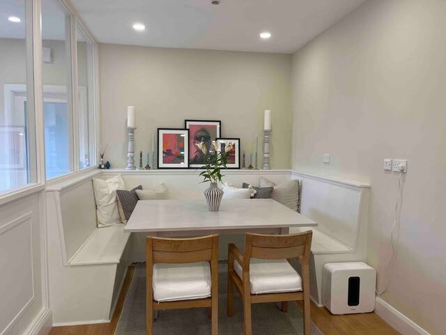 Spacious modern home by the sea in Dublin gallery image 5