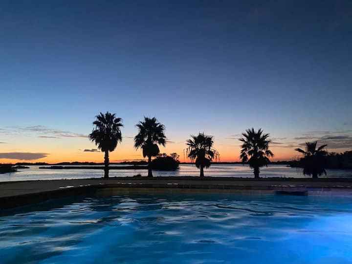 Peninsula Point- Hackberry's Paradise