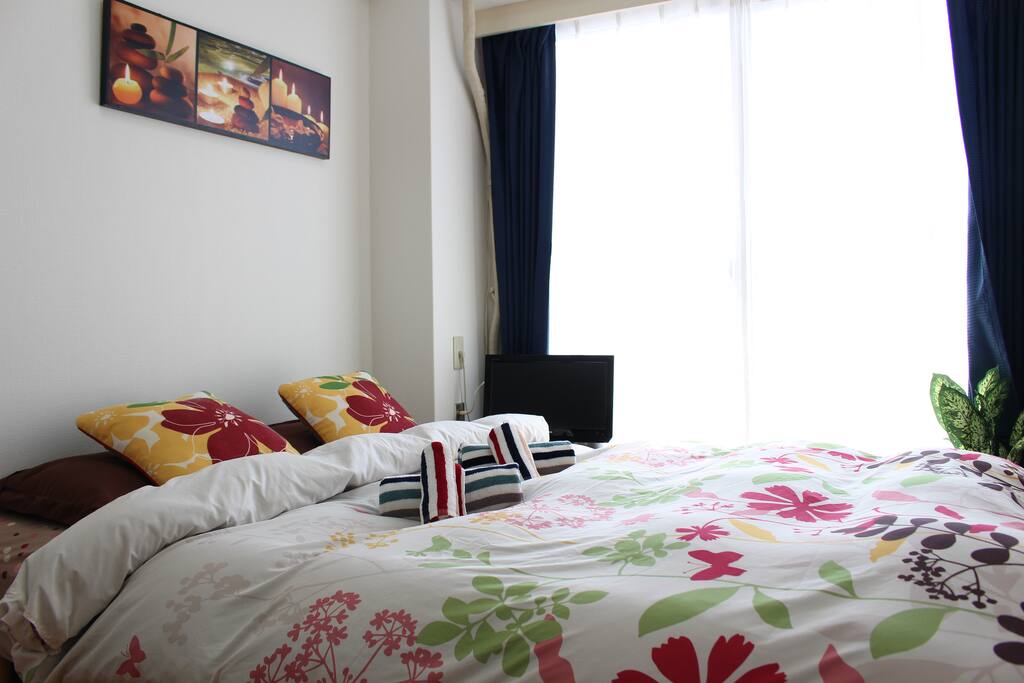 I have changed the direction of the double bed. Comfortable double bed.