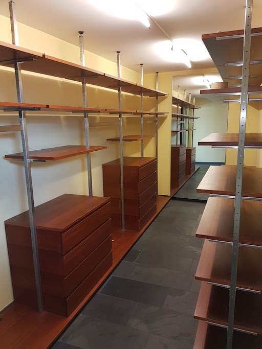 begehbarer Schrank