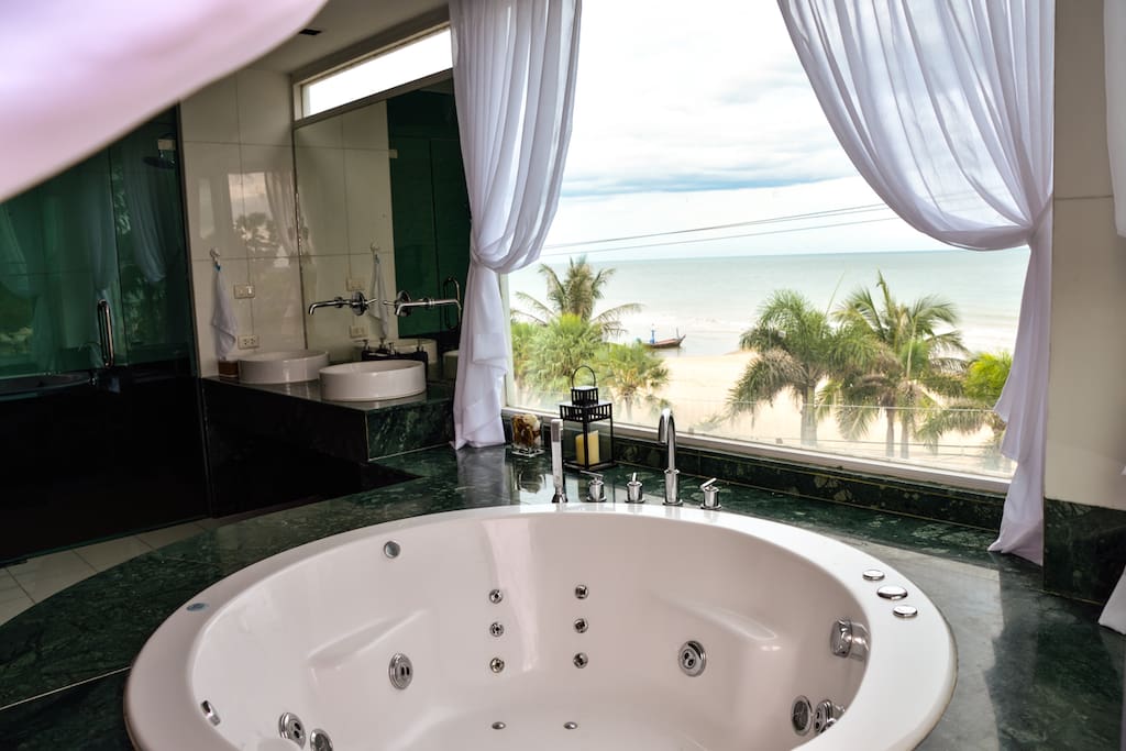 Luxury Beach Front Condo Cha am 2BR