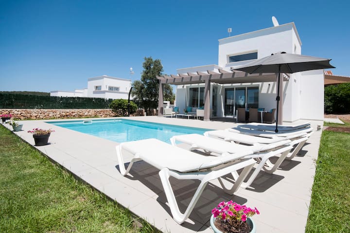 Chalet moderno en Son Bou (Alaior)