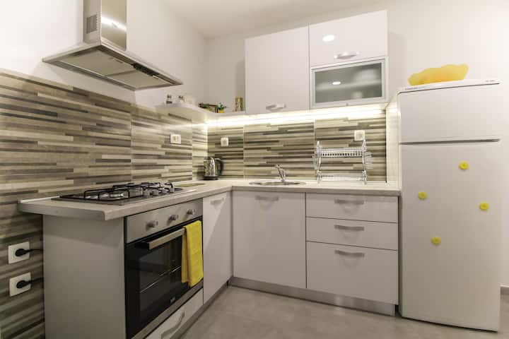 In city/away from crowds - PARKING,GARDEN,PRIVACY