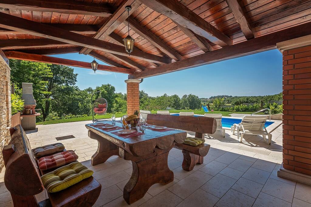 Summer kitchen