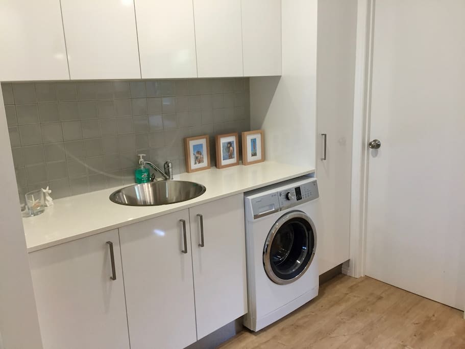 Laundry / Wet bar