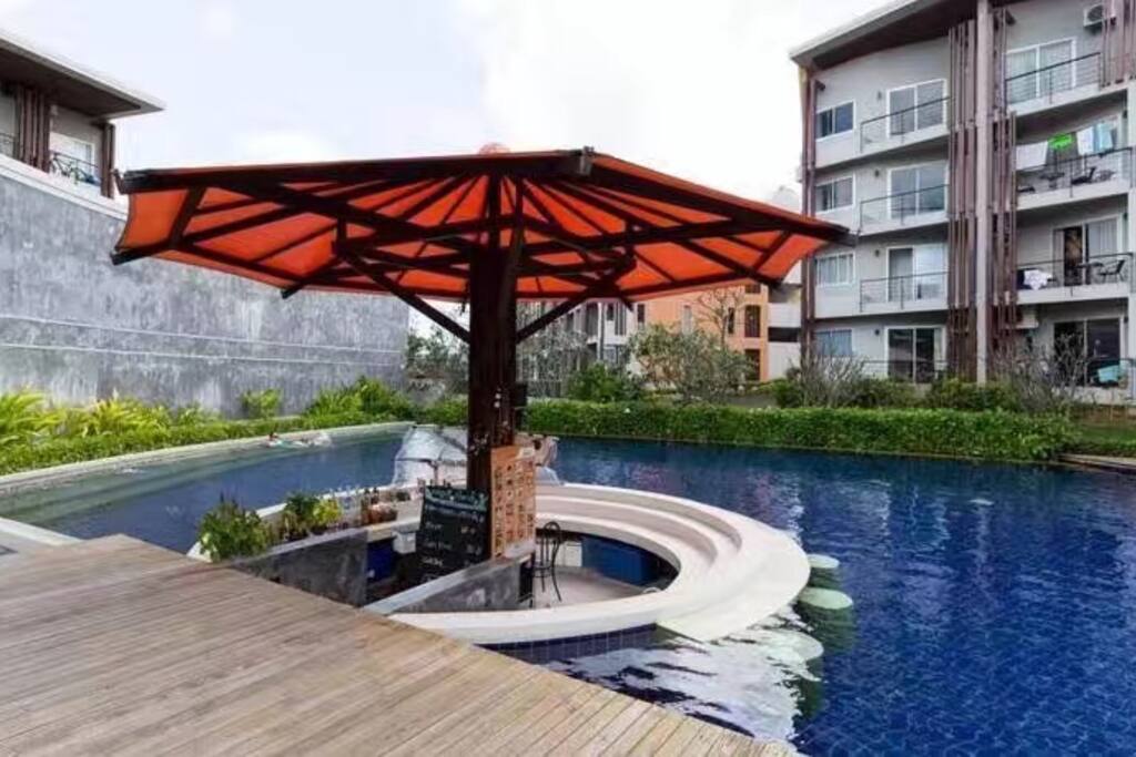 泳池 Pool