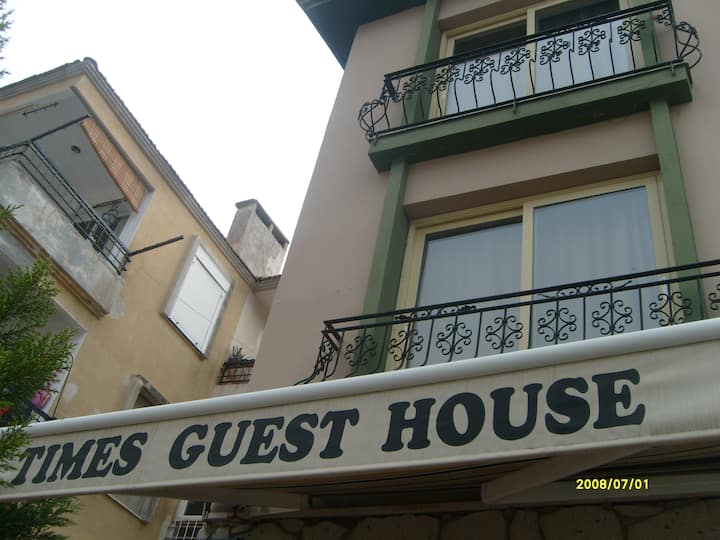 ÇEşme Merkezinde Apart Daire - Çeşme