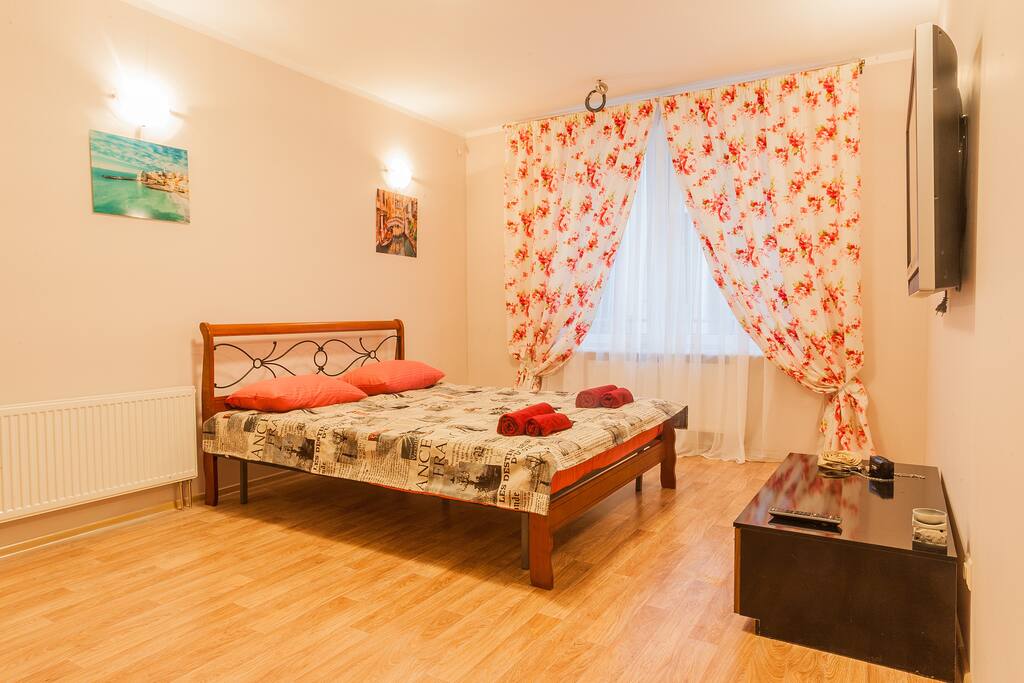 просторная комната,