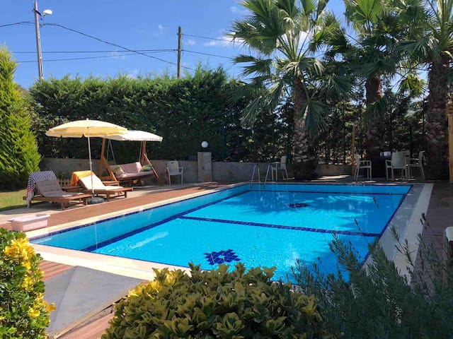 Şilenin özel havuzlu şirin konuk evi