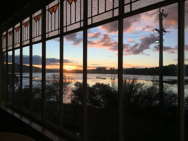 Tamar Waterfront Cottage - Stunning Views!