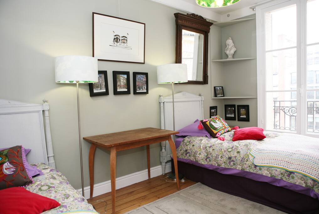 twin beds