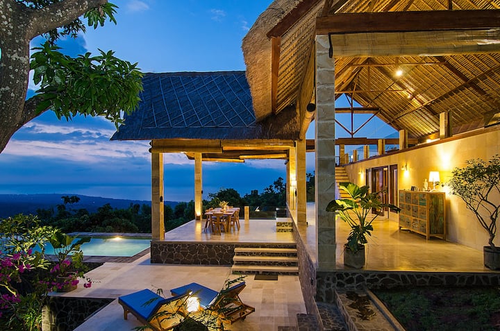 VILLA SANGLUNG, PISCINE PRIVÉE. - Maisons à louer à Singaraja, Bali,  Indonésie - Airbnb