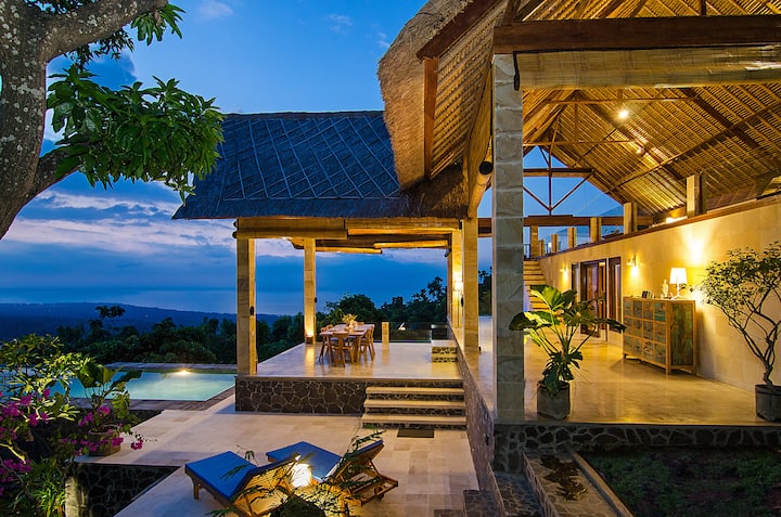 Villa with Private Pool, Stunning Views
