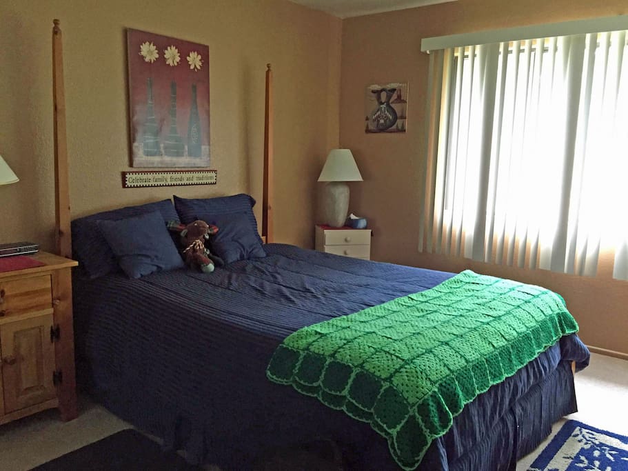 Queen bedroom