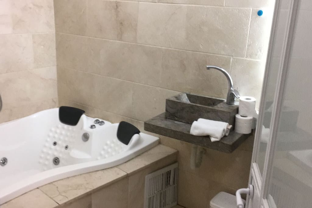 Private Jacuzzi