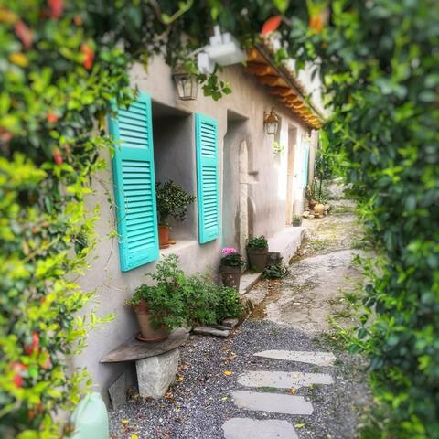Little House, Corfu