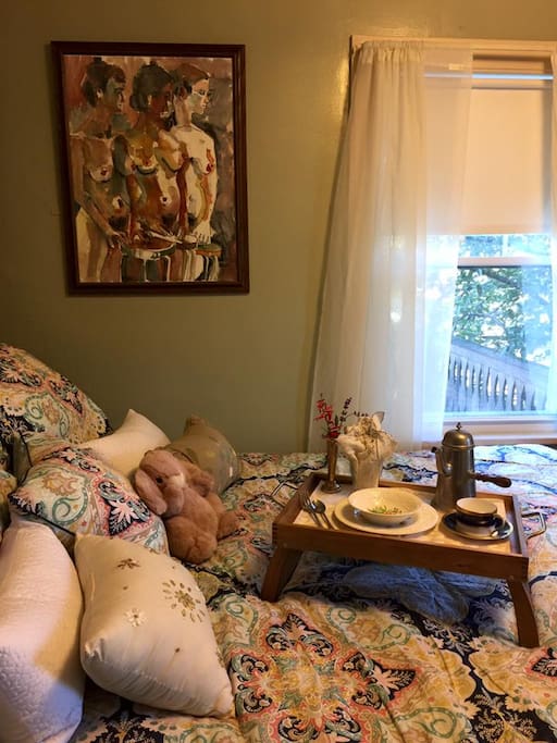 Breakfast in bed on those chilly days when you want nothing more to curl up with a steaming mug of tea and your favorite magazines. No problem! We've got the bed just for you and the bedtray!