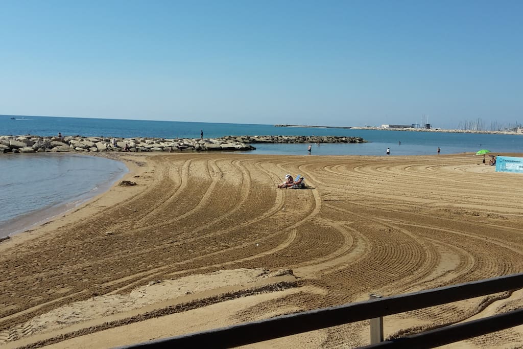Tipica spiaggia di Marina di Ragusa