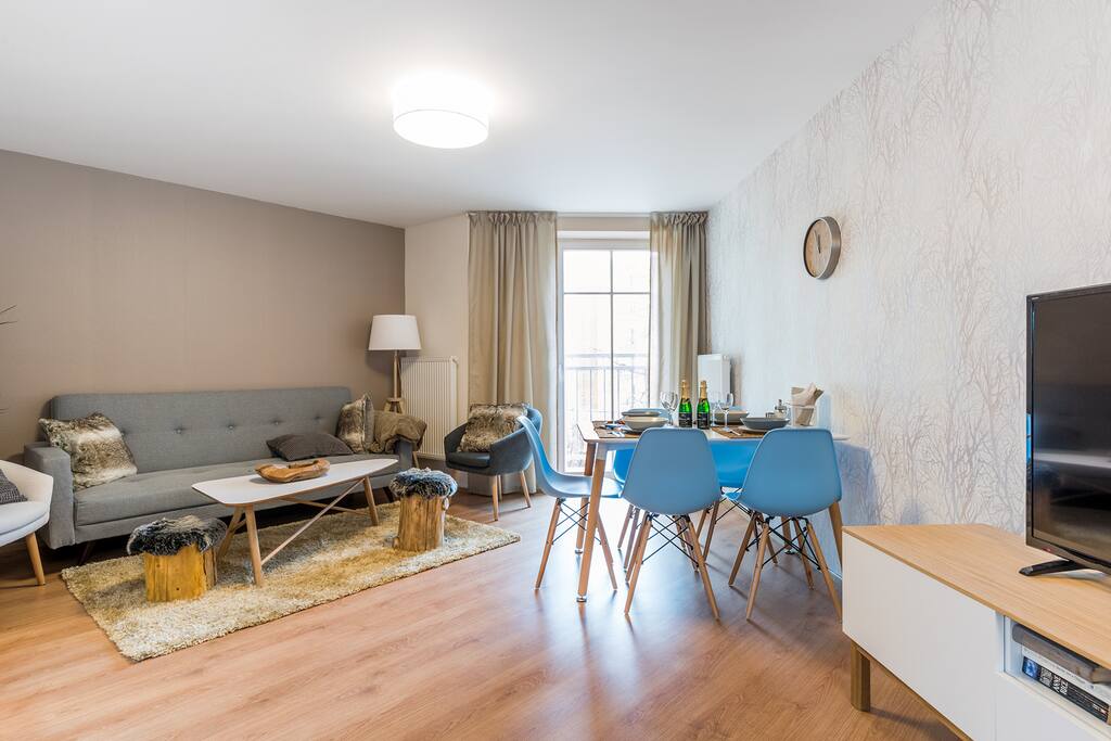 living room with kitchen, sofa bed 1 person