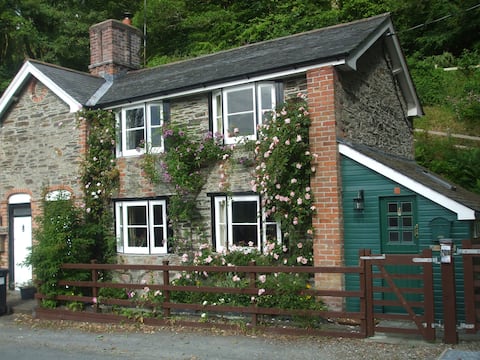 200 year old Gardener's cottage, Mid Wales