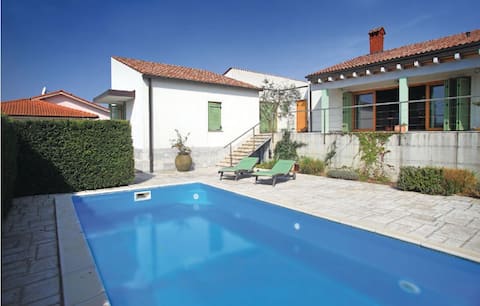 ★  Villa Parecag with a Swimming Pool and a view ★