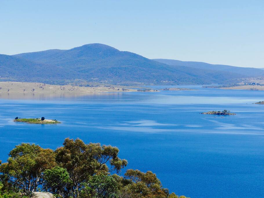 View of Lake Jindabyne