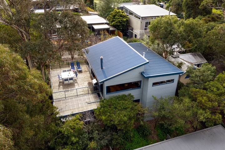 La Casa del Mar beach house with Lorne bay views gallery image 2