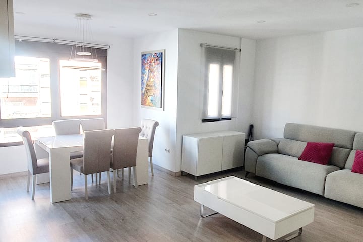 Piso Moderno Y Acogedor, Excelente Ubicación. - Valence en Espagne