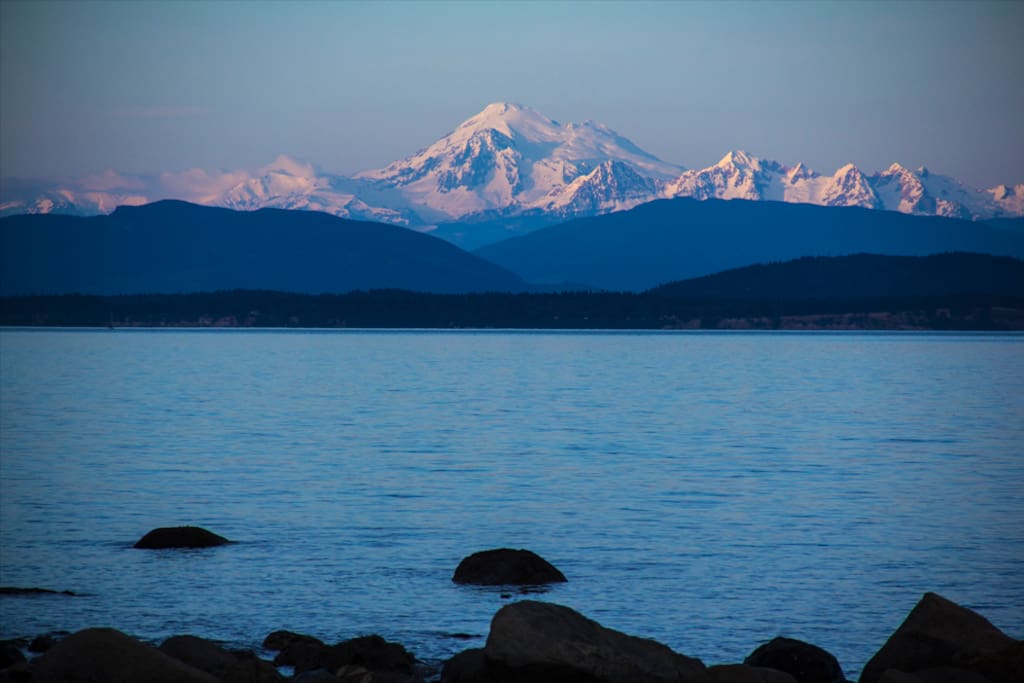 Hobby Farm Remote private island! Escape Seattle!