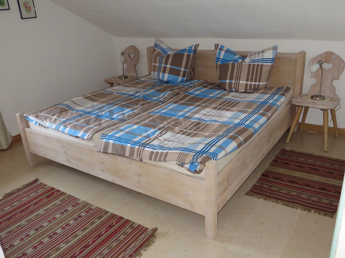 双人床200 x
200厘米。