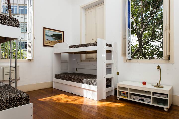 2BR Cosy Apt w/Pool in Santa Teresa gallery image 4