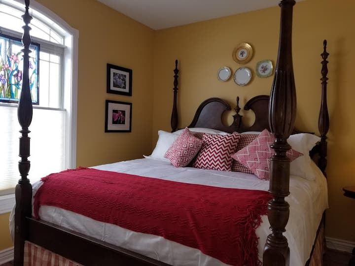 Guest Bedroom 2 - King Bed