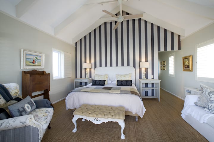 Dormitorio principal con cama king size