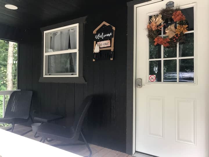 Cozy Cabin at Coppertop Barn Cabins for Rent in Grovertown, Indiana