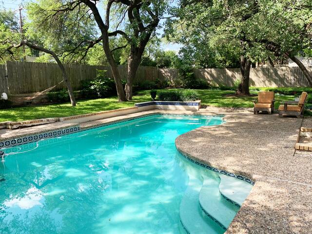4/3 Lux Hm w/pool 3mls to Dwntwn SXSW *LOCATION* gallery image 4
