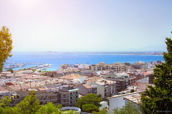 Charming House with Pool and Sea view gallery image 5