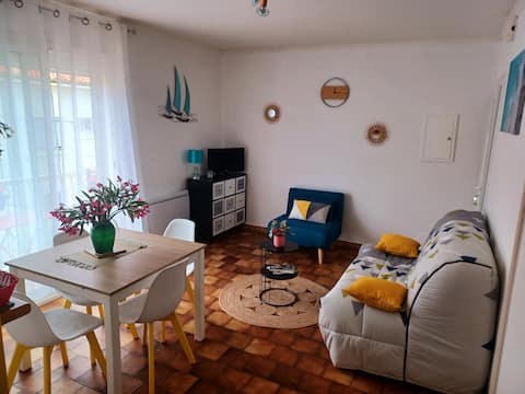 Successful Airbnb property: Valras 2-room apartment, center/beach in Valras Plage