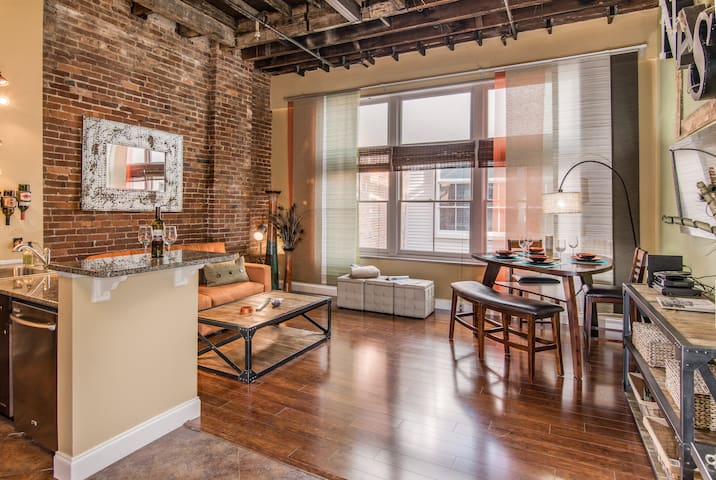 Airbnb 162 3rd Ave N Vacation Rentals Places To Stay