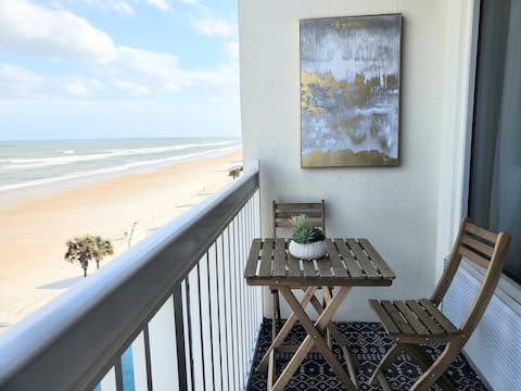 Beautiful one bedroom oceanfront condo