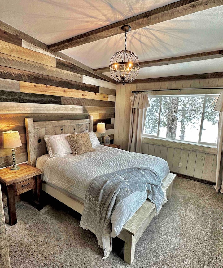 Chumba cha kulala cha malkia ghorofani