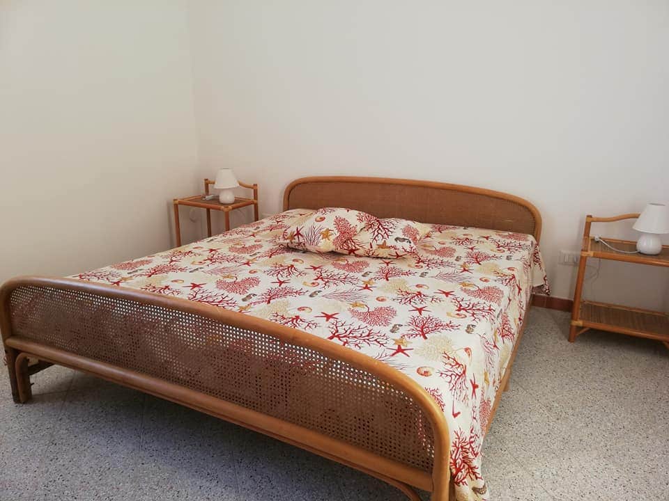 غرفة نوم في الطابق الأرضي