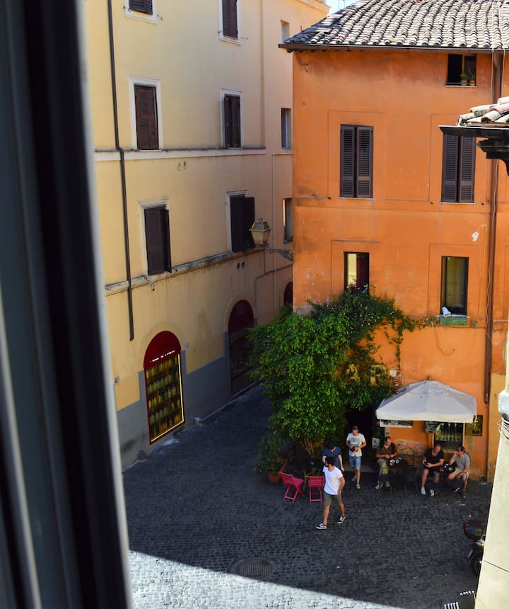★ CENTRAL FLAT - in the heart of Trastevere ★