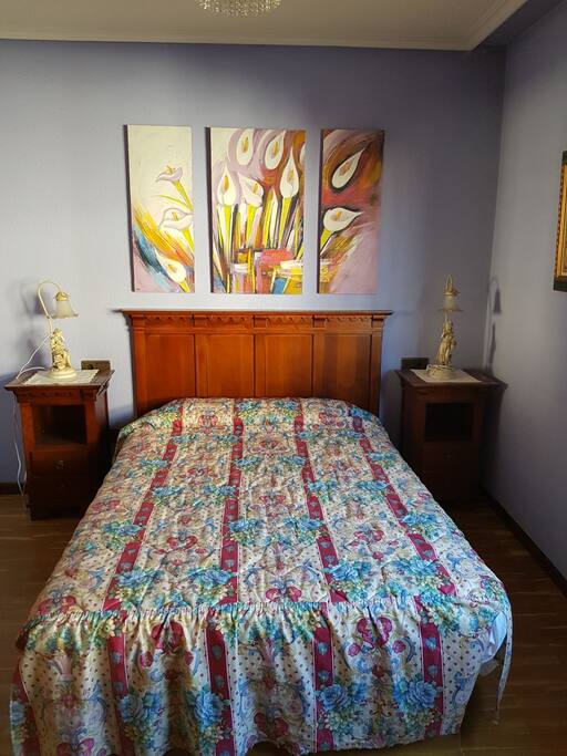 DORMITORIO PRINCIPAL con CAMA de 135 cm