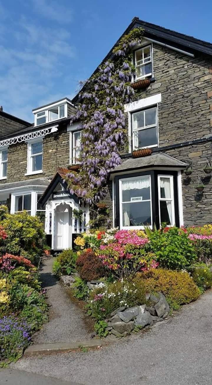 Private Room In Bowness-on-windermere - Kendal