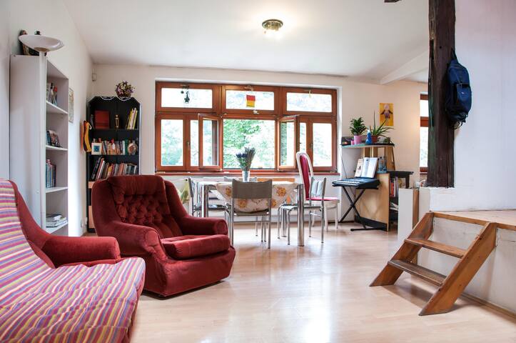 3 BEDROOM FAMILY APARTMENT NEAR CITY CENTRE