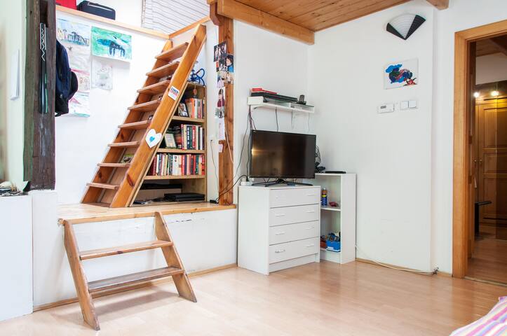 3 BEDROOM FAMILY APARTMENT NEAR CITY CENTRE gallery image 4