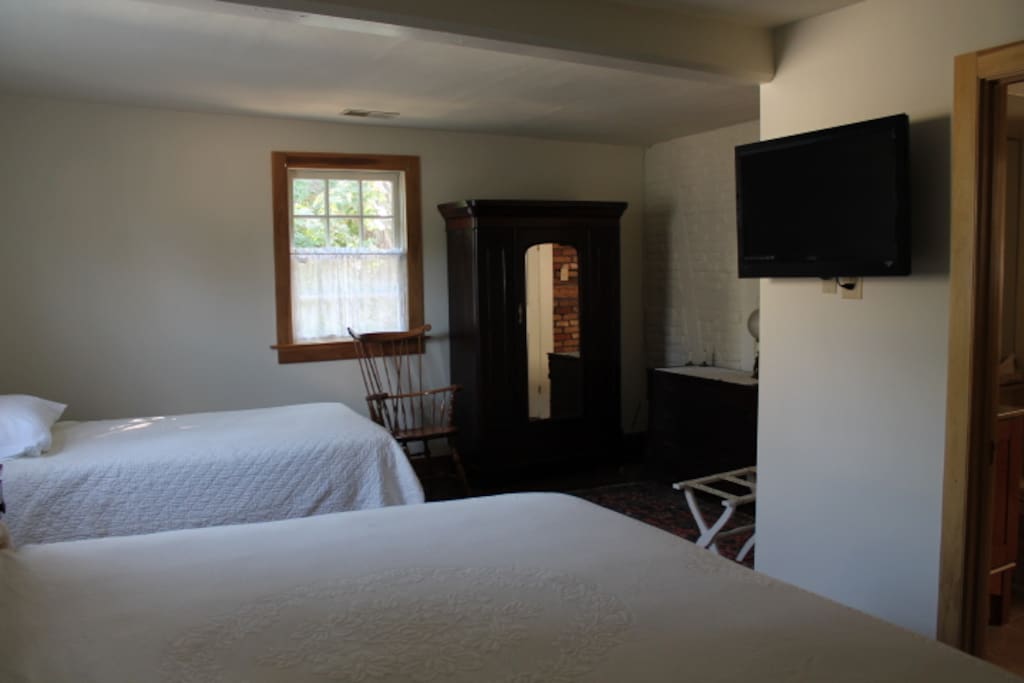 Another view of Harmonist bedroom.