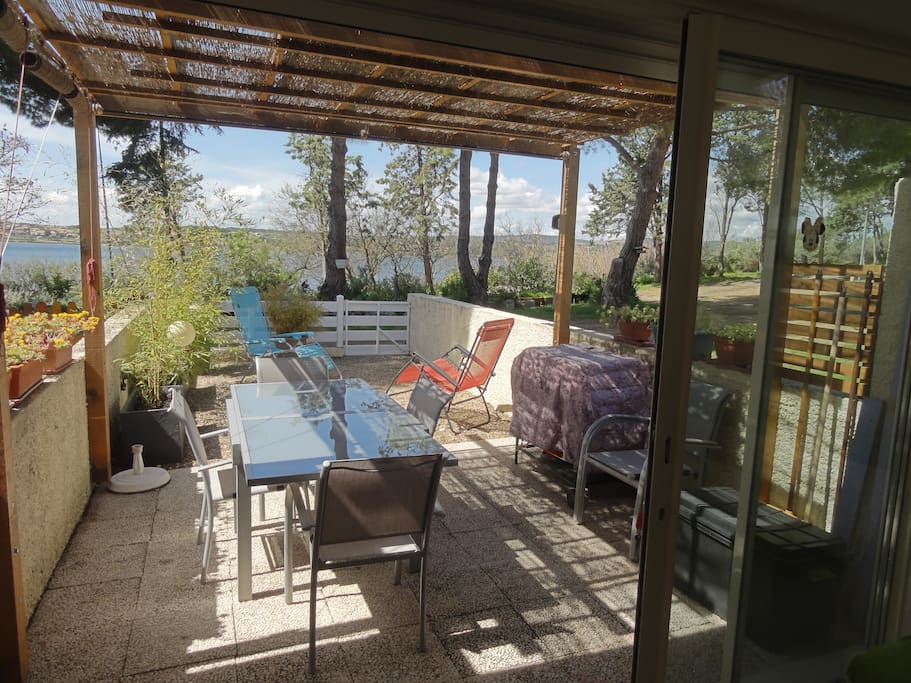 Terrasse face à l'étang