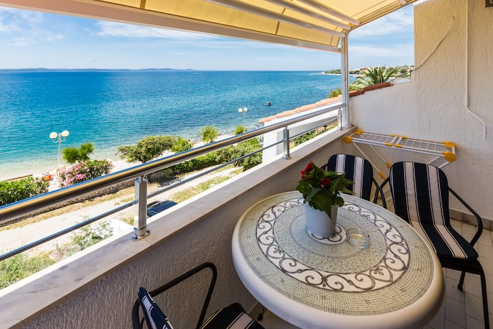 Two-bedroom Apartment by the Sea A2