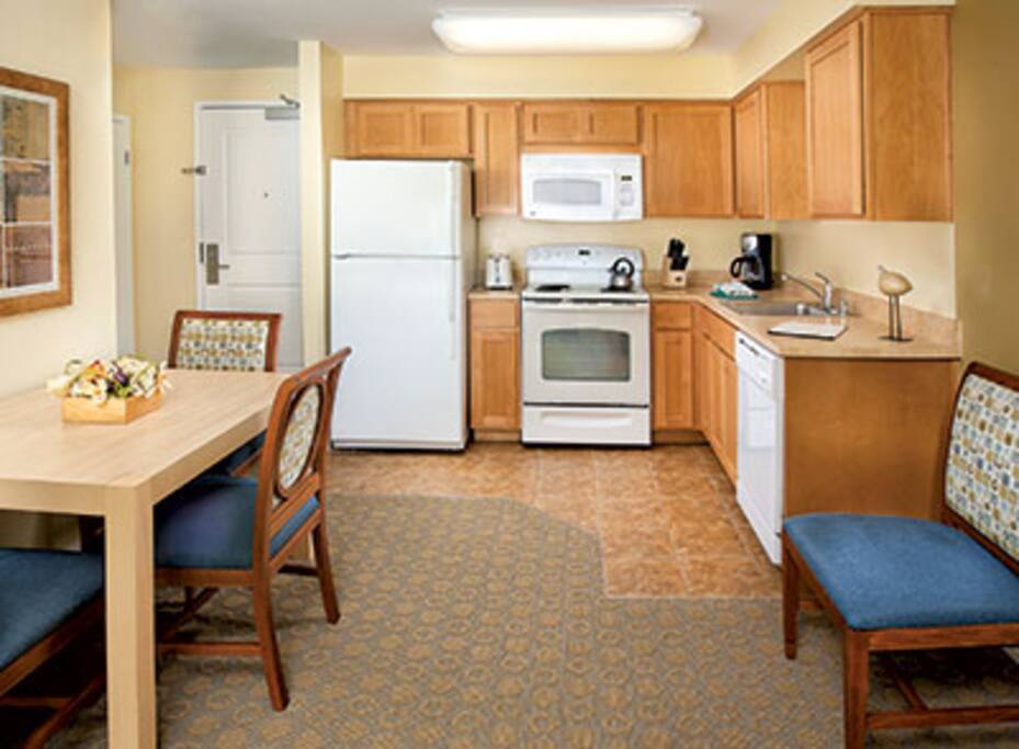 This picture does not show the specific unit being rented. The unit rented will be based on which units are available upon check-in. These pictures are meant to show the property and an example of the room style and décor.